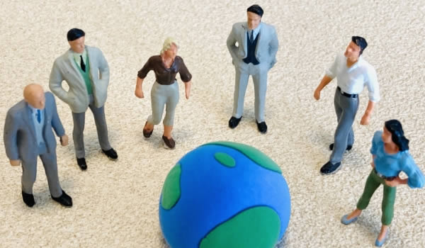 FBI Form FD-258 fingerprint card(FBI 指紋カード)が必要とされる主な場面