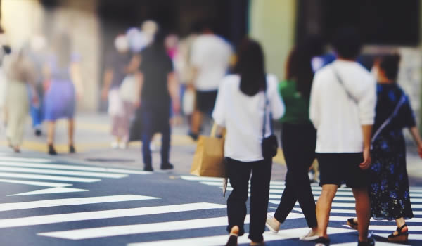 彼氏や彼女の友達や知り合いに会わせてもらえない